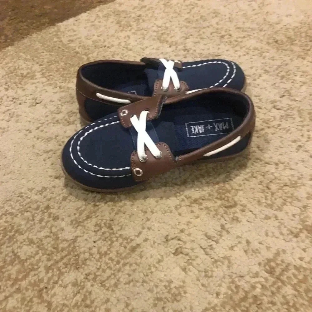 Max and Jake kids shoes-navy and brown/sz 10